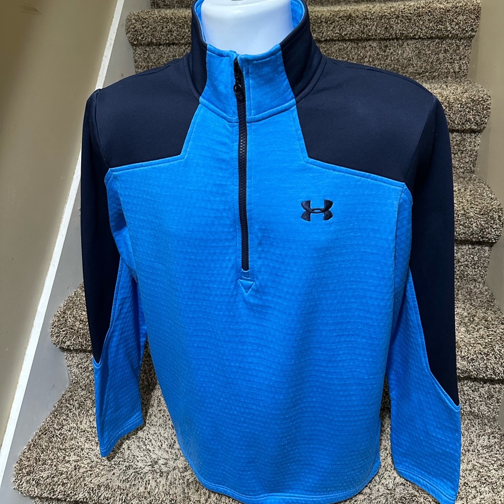 Textured nice *UNDER ARMOUR Cold Gear* fitted light fleece athletic sweatshirt